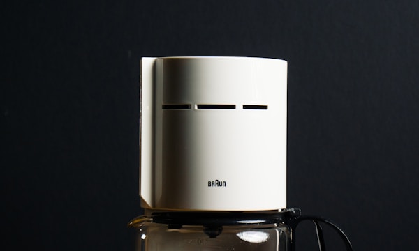 Siebträgermaschine für Zuhause beim Espressobezug